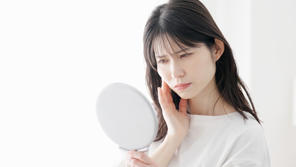 シミやくすみが気になる女性